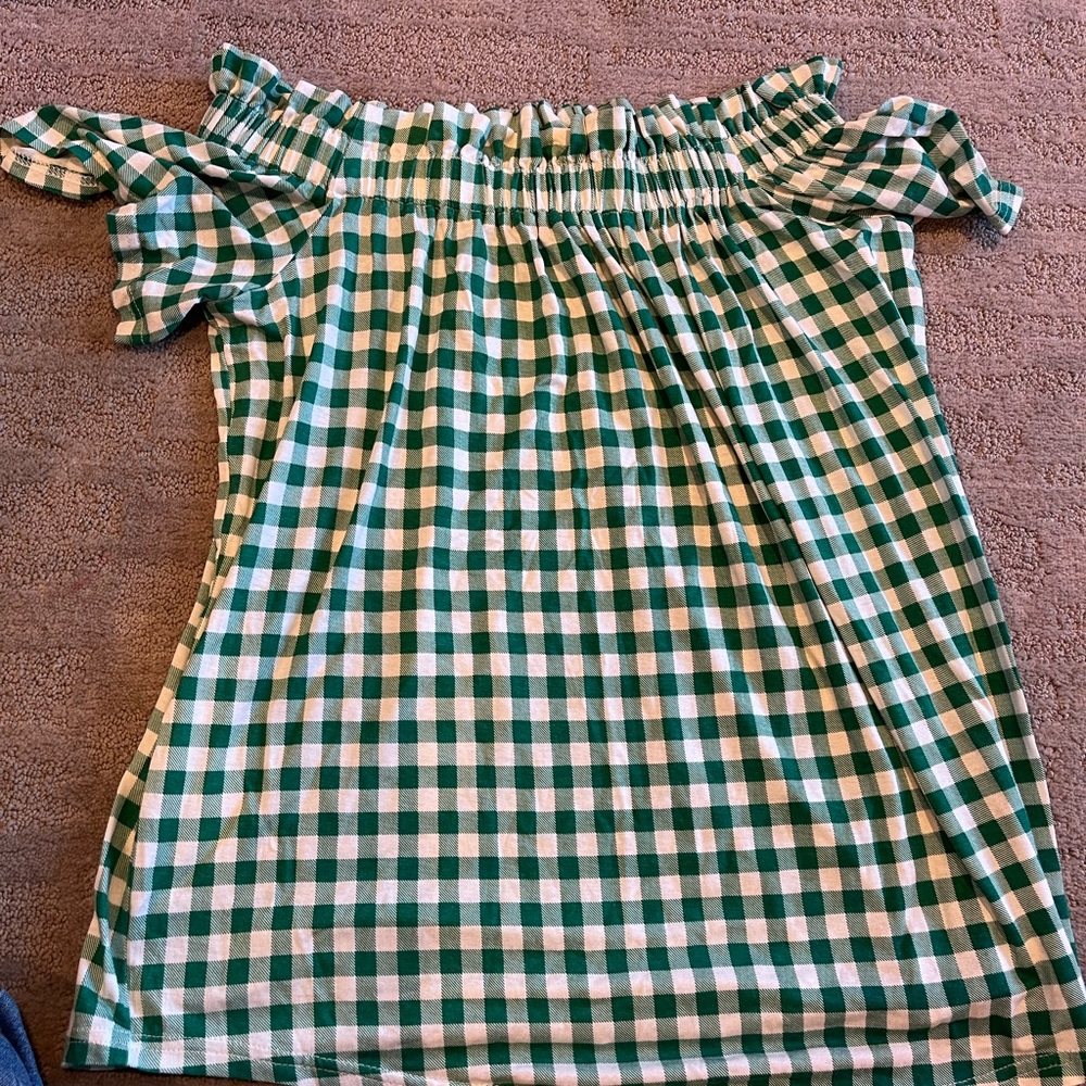 Signature Studio Green and White Plaid Top